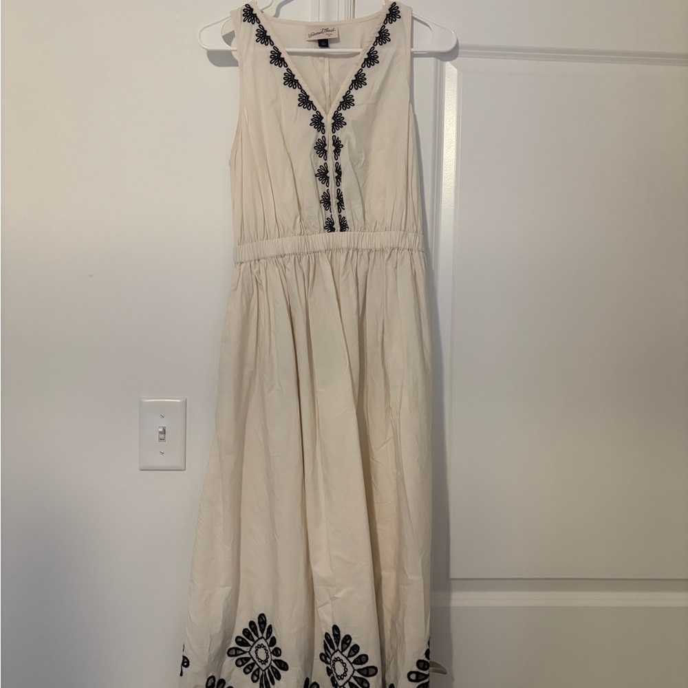 Universal Thread Elegant Cream Embroidered Dress